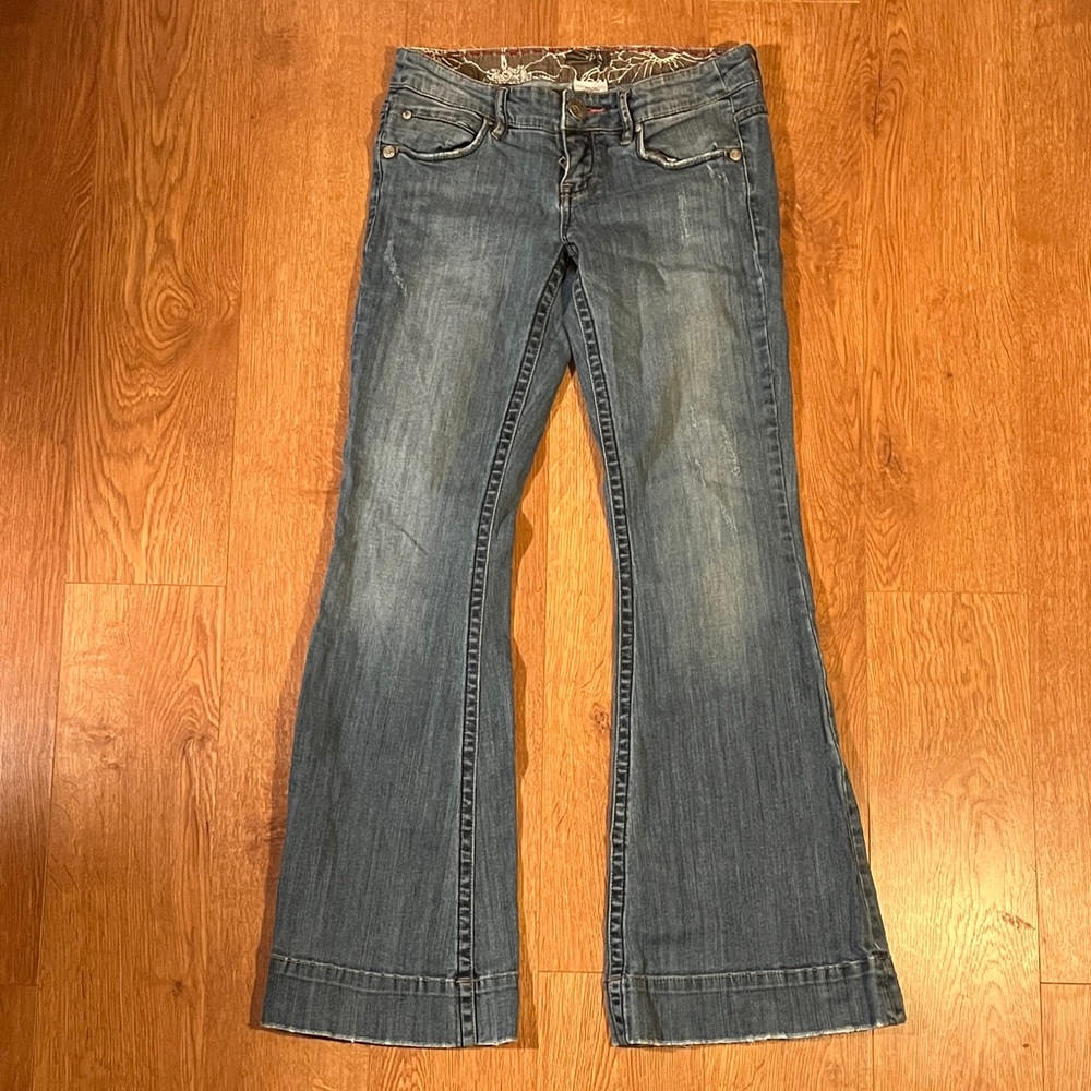 Vintage Yoki Low Rise Medium Wash Jeans